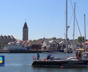 Port we Władysławowie, czyli ciekawe miejsce warte odwiedzenia. Według zarządu portu bazuje tu 80 kutr&oacute;w rybackich, kt&oacute;re łowią od 25 000 do 35 000 ton ryb rocznie.